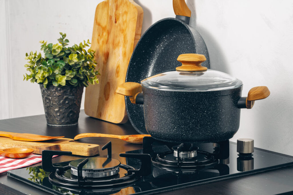 Eight Habits of People Who Always Have a Clean Home - Clean Up After Cooking